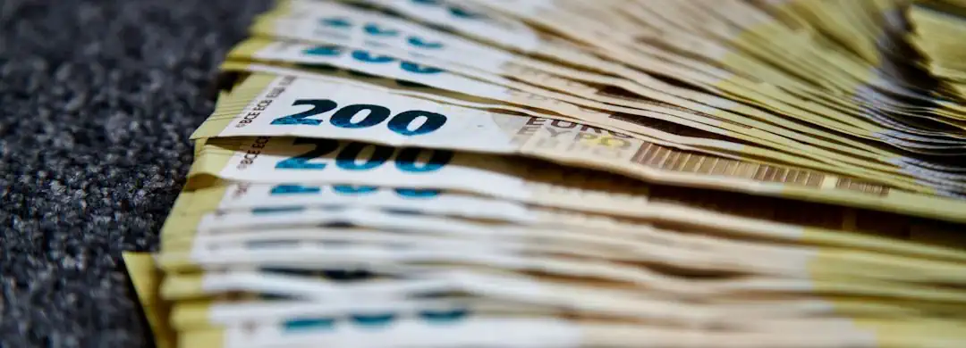 Auch wenn das Flirten schön ist: Schicken Sie kein Geld an mögliche Fakes