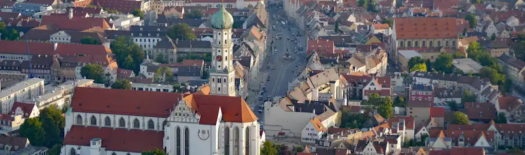 Detektive ermitteln und observieren in Augsburg Der Rathaussaal als Symbol für Detektivarbeiten in Augsburg