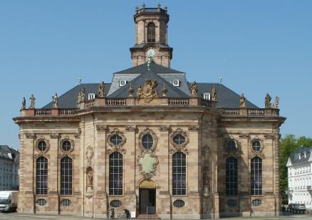 Recherchen, Observationen und Ermittlungen - Detektive.com helfen Die Ludwigskirche als Symbol für Detektivarbeit in Saarbrücken