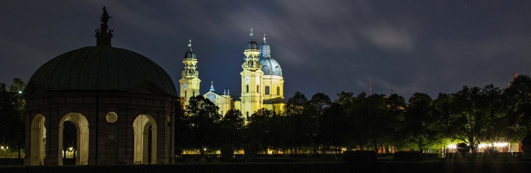 Detektive ermitteln für Sie in München Detektive observieren an der Theatinerkirche in München