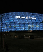 Detektive recherchieren rund um die Allianz Arena in München