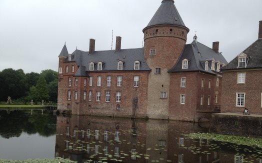 Detektive ermitteln rund um die Wasserburg in Anholt