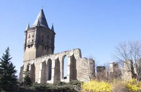 Detektive recherchieren in Sachsen-Anhalt St. Sixti zu Merseburg als Synonym für Detektivarbeit in Sachsen-Anhalt