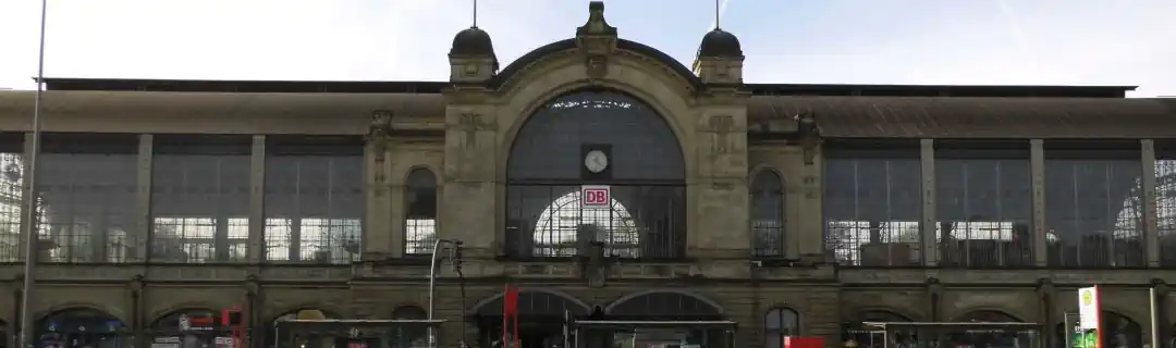privatdetektiv-hamburg Detektive observieren am Bahnhof
