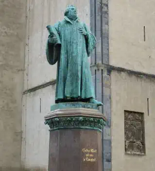 Detektive ermitteln in Magdeburg und Umgebung Das Lutherdenkmal in Magdeburg als Sinnbild für Detektivaufgaben